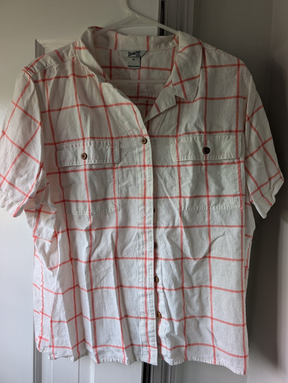 Duluth Trading Co White Short-Sleeve Button-Down Shirt with Coral Windowpane